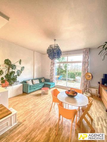 Versailles Montreuil Appartement duplex 'Esprit maison" 4 pièce(s) 68 m2 carrez rez de jardin avec terrasse/ jardin, cave et 2 places de parking en sous-sol €475 000 ** - Référence 26718