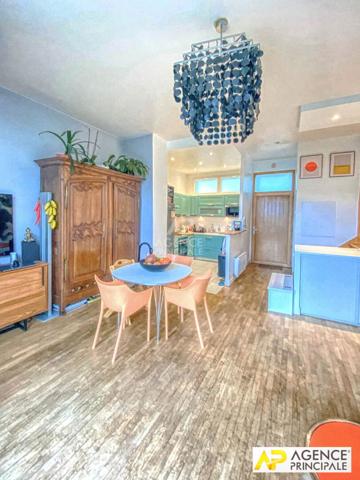 Versailles Montreuil Appartement duplex 'Esprit maison" 4 pièce(s) 68 m2 carrez rez de jardin avec terrasse/ jardin, cave et 2 places de parking en sous-sol €475 000 ** - Référence 26718