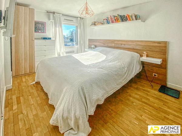 Versailles Montreuil Appartement duplex 'Esprit maison" 4 pièce(s) 68 m2 carrez rez de jardin avec terrasse/ jardin, cave et 2 places de parking en sous-sol €475 000 ** - Référence 26718