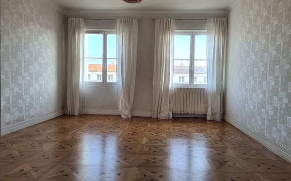 Appartement à vendre    4 pièces • 84,57 m2 Royan