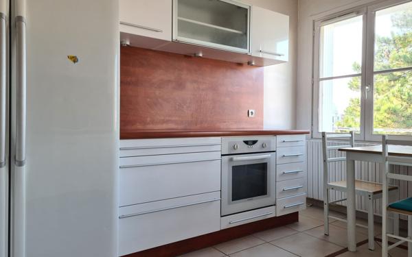 Appartement à vendre    4 pièces • 84,57 m2 Royan