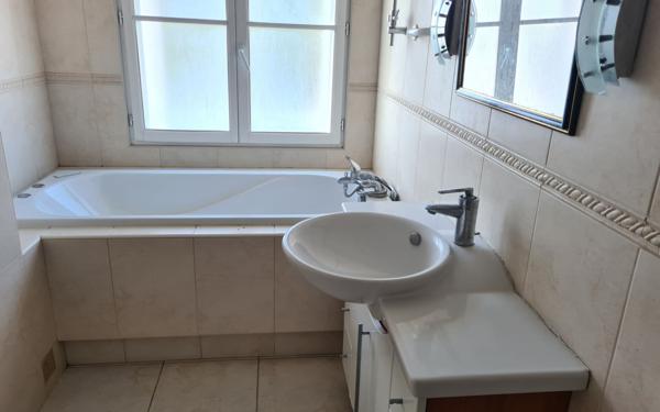 Appartement à vendre    4 pièces • 84,57 m2 Royan