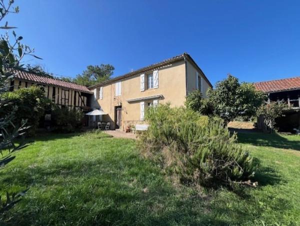 PLAISANCE DU GERS-MARCIAC, AUTHENTIQUE PROPRIETE RURALE 2 hecatares, sans voisin, sans vis à vis, un peu cachée et pourtant avec une jolie vue sur coteaux gascons