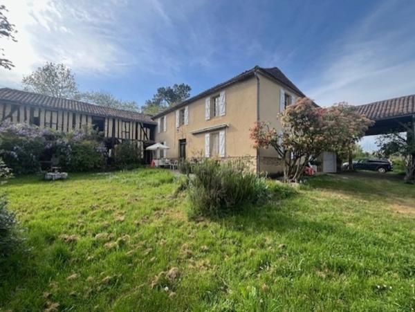 PLAISANCE DU GERS-MARCIAC, AUTHENTIQUE PROPRIETE RURALE 2 hecatares, sans voisin, sans vis à vis, un peu cachée et pourtant avec une jolie vue sur coteaux gascons