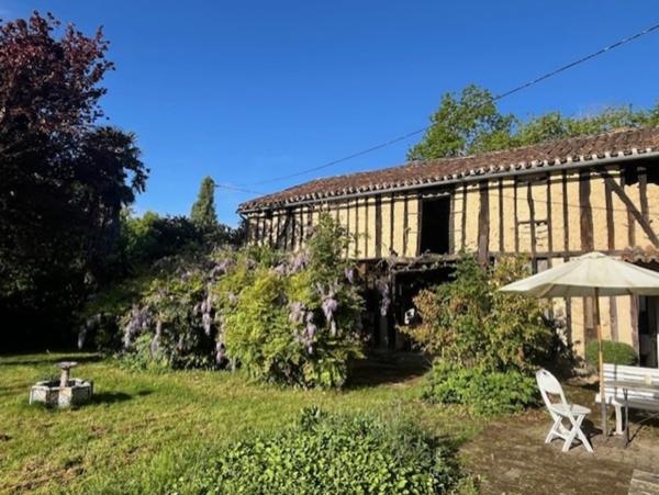 PLAISANCE DU GERS-MARCIAC, AUTHENTIQUE PROPRIETE RURALE 2 hecatares, sans voisin, sans vis à vis, un peu cachée et pourtant avec une jolie vue sur coteaux gascons