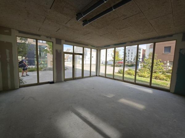 Location Boutique 132 59491 Villeneuve D Ascq 792359