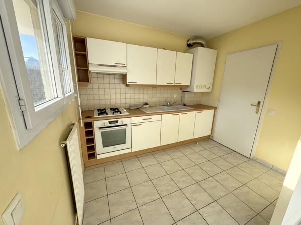 THYEZ - Appartement T2 + cave + garage