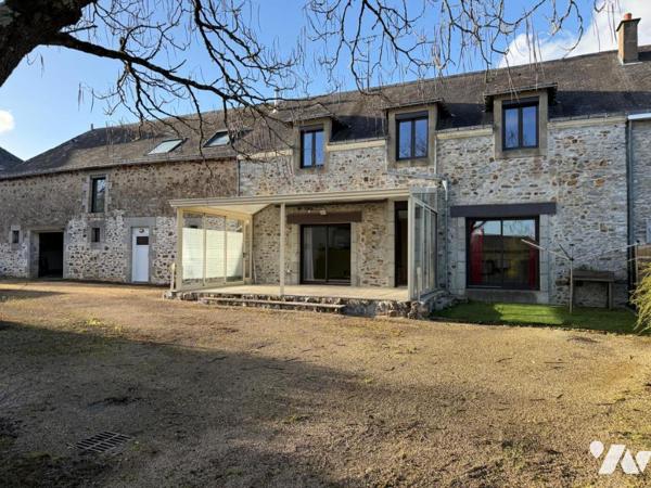 LOUVERNE, centre bourg, Maison en pierre