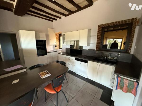 LOUVERNE, centre bourg, Maison en pierre