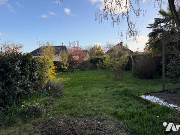 LOUVERNE, centre bourg, Maison en pierre