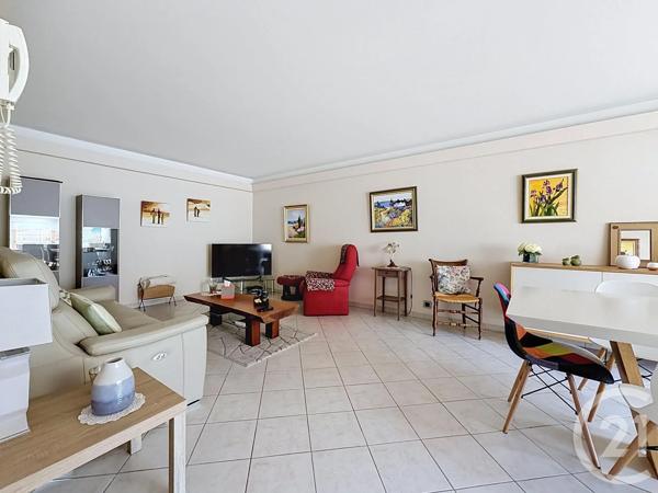 Appartement T3 à vendre  3 pièces - 74,47 m 2   ST RAPHAEL  - 83