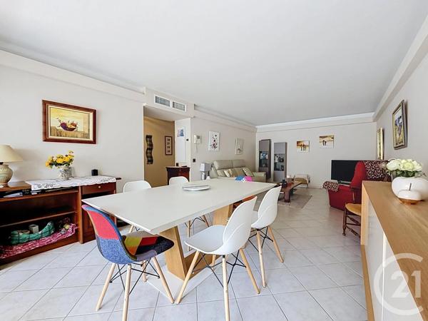 Appartement T3 à vendre  3 pièces - 74,47 m 2   ST RAPHAEL  - 83