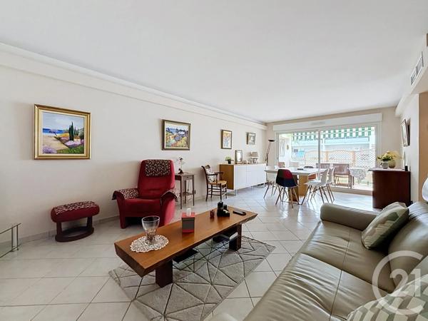 Appartement T3 à vendre  3 pièces - 74,47 m 2   ST RAPHAEL  - 83