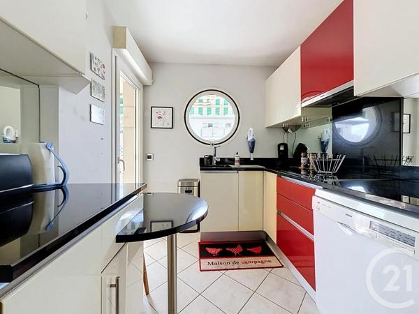 Appartement T3 à vendre  3 pièces - 74,47 m 2   ST RAPHAEL  - 83