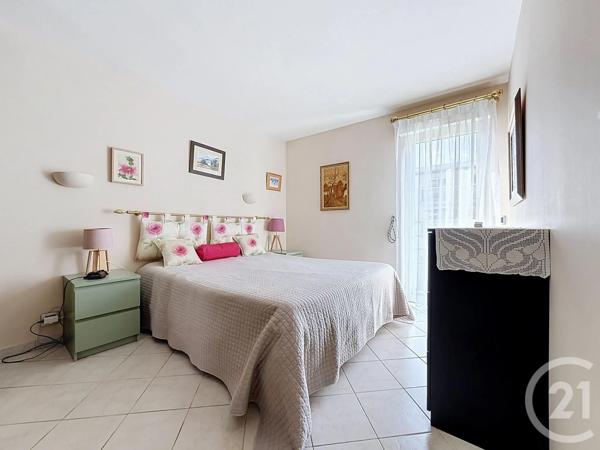 Appartement T3 à vendre  3 pièces - 74,47 m 2   ST RAPHAEL  - 83