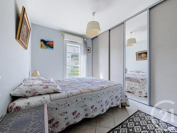 Appartement T3 à vendre  3 pièces - 74,47 m 2   ST RAPHAEL  - 83