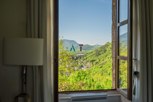 Appartement T5- Chateau Saint Martin d’Uriage