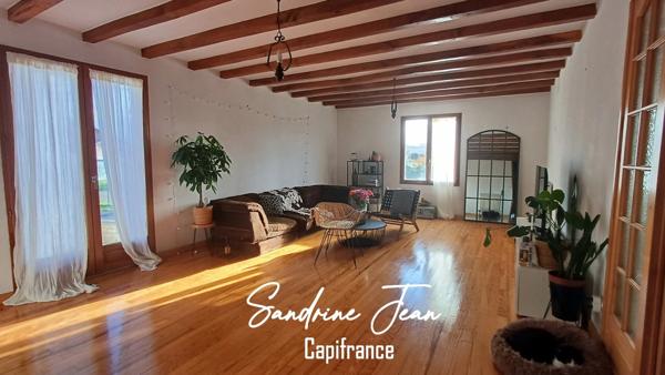 AUBEVOYE (27) - Maison 252m² + 2 maisons louées, 4 garages et dépendances