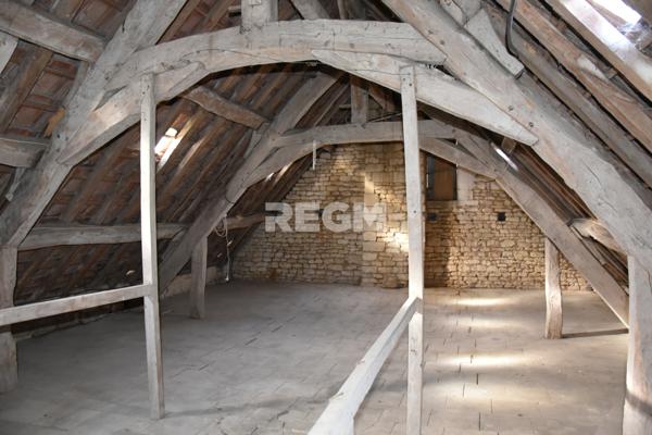 Douvres-la-Délivrande (14440) Maison + granges aménageables 380m² sur 1637m² de terrain