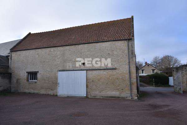 Douvres-la-Délivrande (14440) Maison + granges aménageables 380m² sur 1637m² de terrain