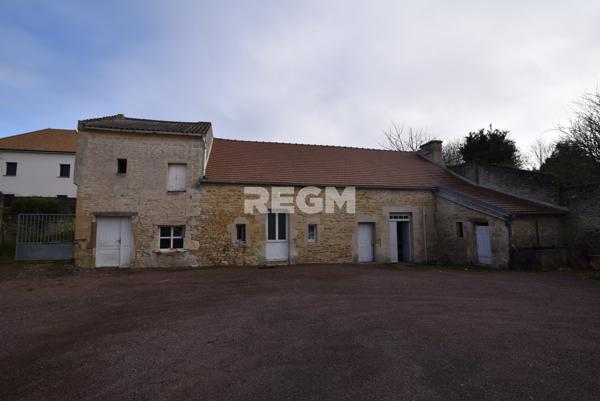 Douvres-la-Délivrande (14440) Maison + granges aménageables 380m² sur 1637m² de terrain