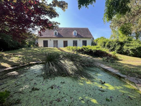Beau pavillon traditionnel venant d'être rénové