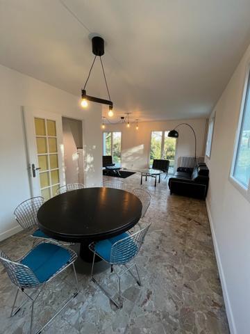 Beau pavillon traditionnel venant d'être rénové