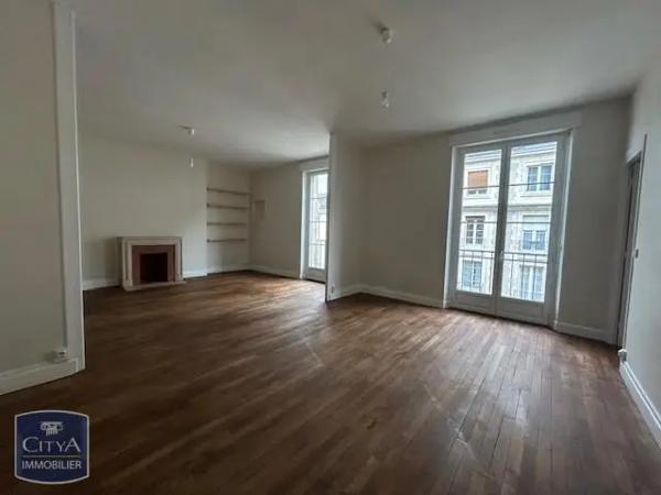 Appartement à louer 4 pièces 103m² Blois (41000)
