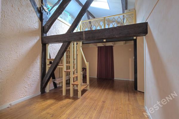 AGEN CENTRE HISTORIQUE - Immeuble de 315 m² avec cave, cour et terrasses.