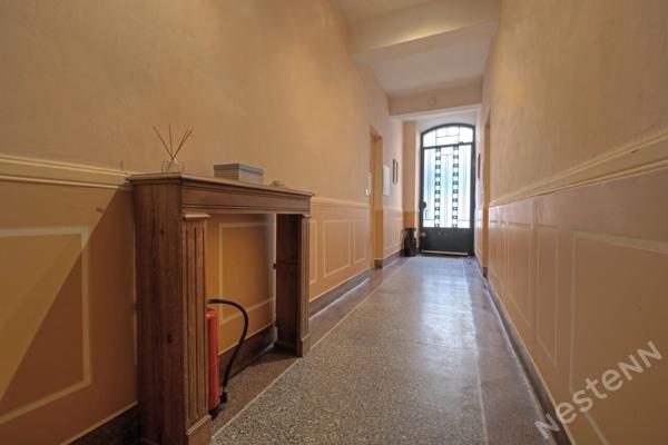 AGEN CENTRE HISTORIQUE - Immeuble de 315 m² avec cave, cour et terrasses.