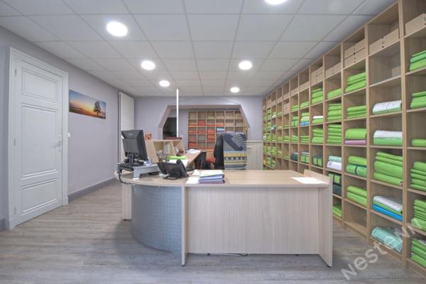 AGEN CENTRE HISTORIQUE - Immeuble de 315 m² avec cave, cour et terrasses.