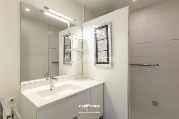 UN DERNIER ÉTAGE LUMINEUX AVEC GRANDE TERRASSE