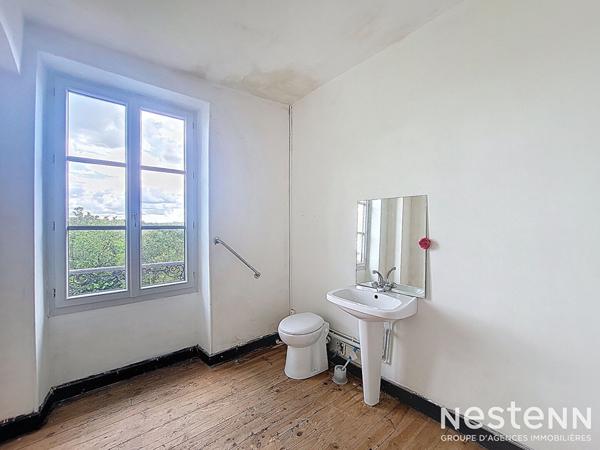 A Vendre Maison en pierre de 139 m² avec jardin et dépendances au coeur de Mézin