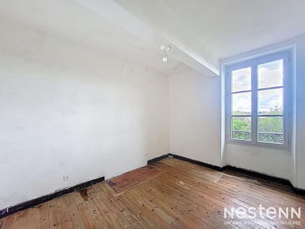 A Vendre Maison en pierre de 139 m² avec jardin et dépendances au coeur de Mézin