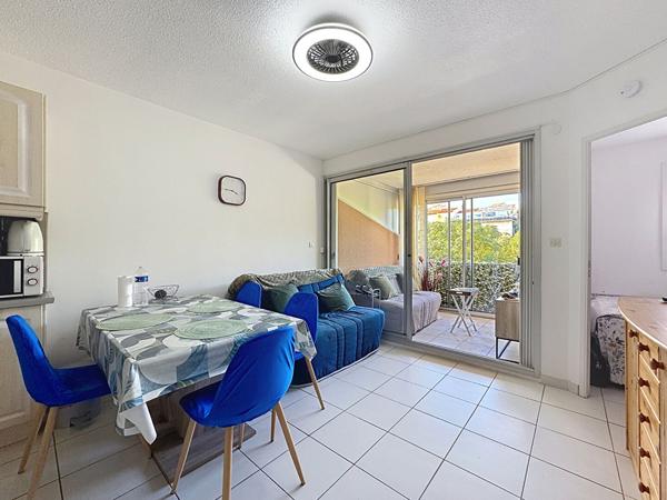 Appartement avec chambre et vue dégagée à proximité de la plage