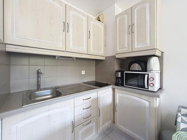Appartement avec chambre et vue dégagée à proximité de la plage