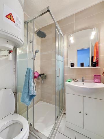 Appartement avec chambre et vue dégagée à proximité de la plage