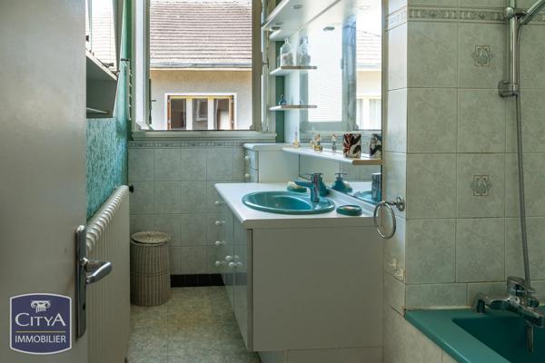 Maison à vendre 4 pièces 76m² Saint-Doulchard (18230)