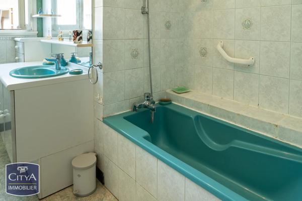 Maison à vendre 4 pièces 76m² Saint-Doulchard (18230)