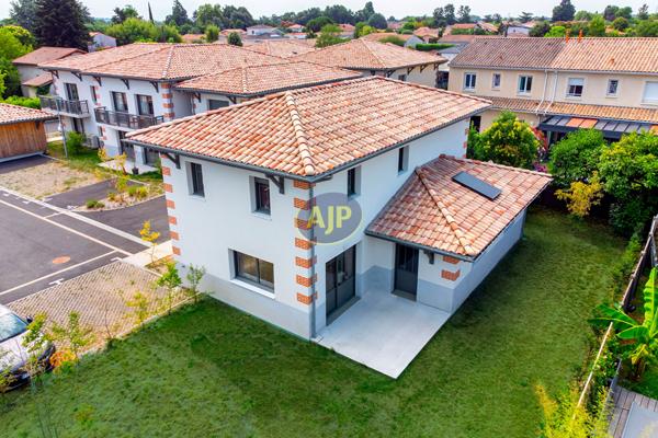Maison à vendre Villenave D Ornon - 6 pièces, 140m² avec 5 chambre(s) à 495 000€ - AJP ACTEA Talence