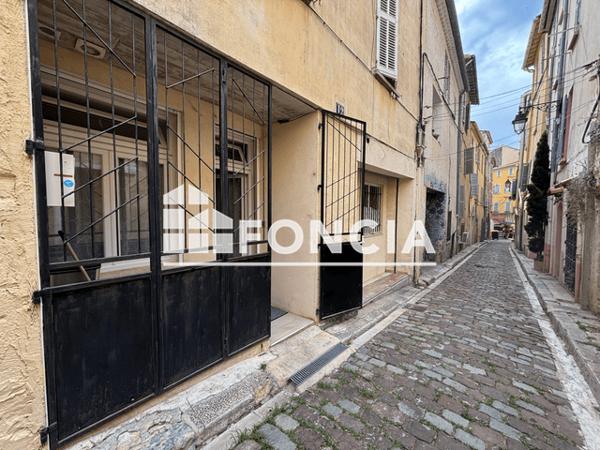 Location Studio meublé 30.25 m² - Hyeres 83400