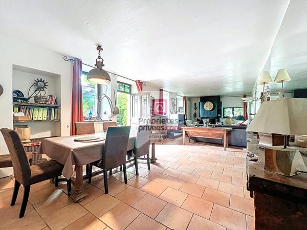 Maison, Gilly Sur Isère 15 pièces  353 m2 + dépendance de 200 m²