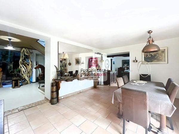 Maison, Gilly Sur Isère 15 pièces  353 m2 + dépendance de 200 m²