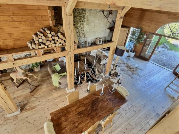 Divonne-les-Bains (01220) Corps de ferme - Piscine et charme fou !