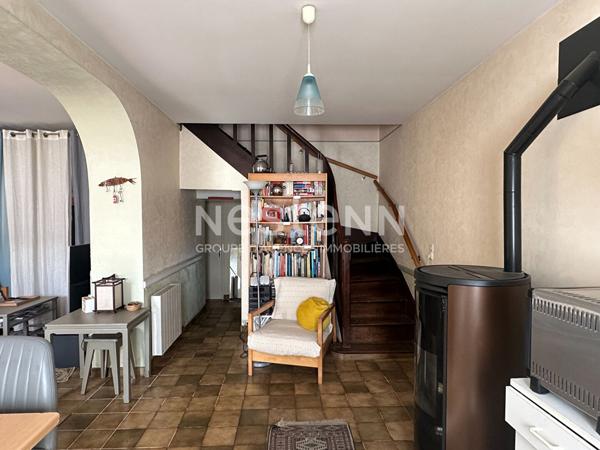 Maison en pierre, centre bourg à Caden !