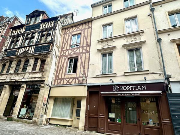 IMMEUBLE 11 APPARTEMENTS ET 1 LOCAL COMMERCIAL