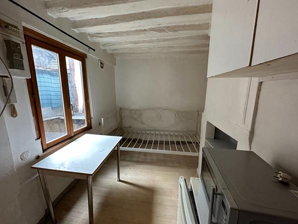 IMMEUBLE 11 APPARTEMENTS ET 1 LOCAL COMMERCIAL
