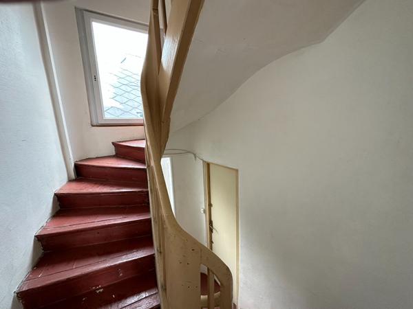 IMMEUBLE 11 APPARTEMENTS ET 1 LOCAL COMMERCIAL