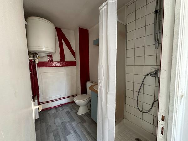 IMMEUBLE 11 APPARTEMENTS ET 1 LOCAL COMMERCIAL