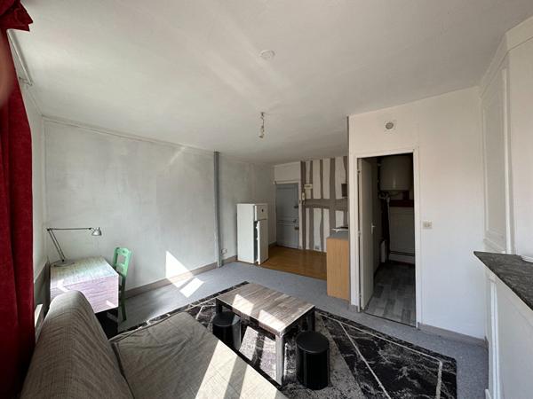IMMEUBLE 11 APPARTEMENTS ET 1 LOCAL COMMERCIAL